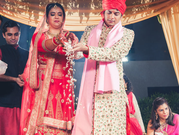 Pin @zaildarni | Punjabi wedding couple, Indian bride photography poses,  Indian wedding couple